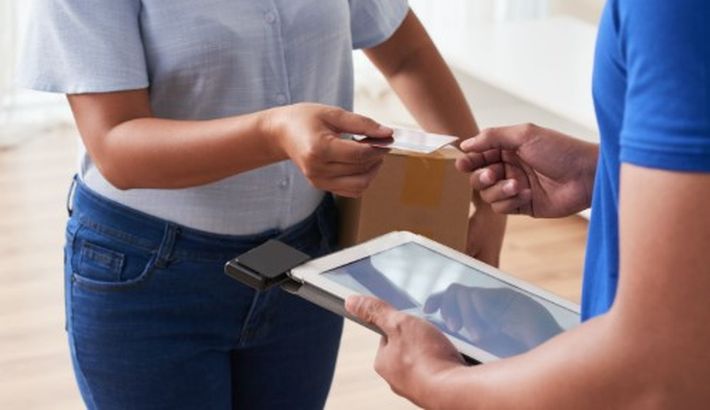 Уникайте прихованих платежів: що потрібно знати про мита й податки на міжнародні відправлення